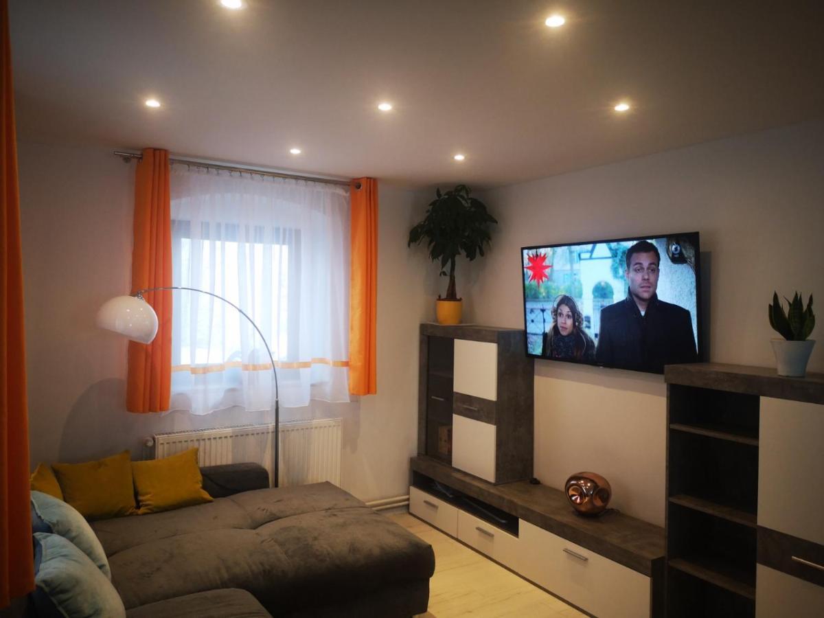 Ferien- Und Businesswohnung Relax Im Ersten Stock Sonnen Bagian luar foto
