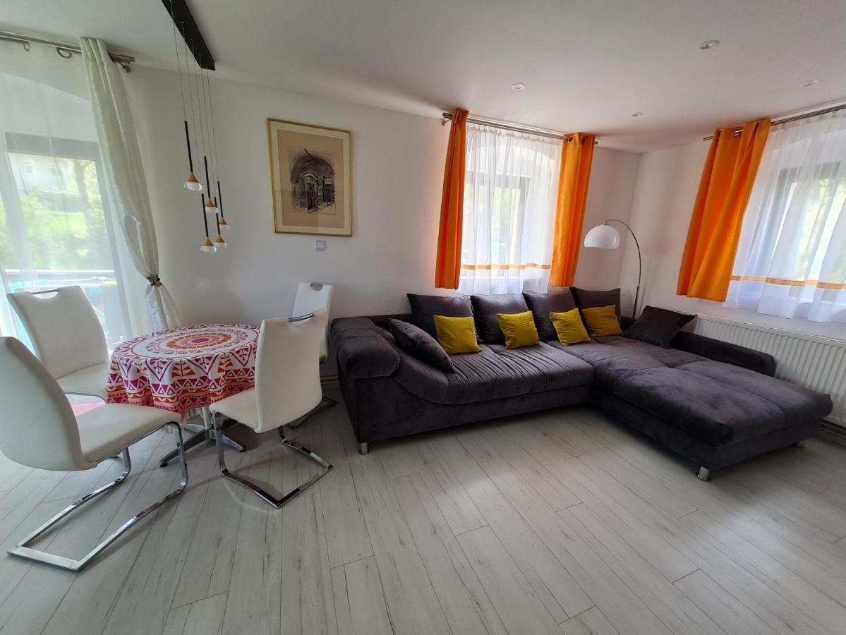 Ferien- Und Businesswohnung Relax Im Ersten Stock Sonnen Bagian luar foto