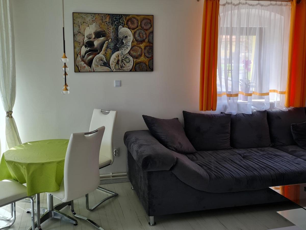 Ferien- Und Businesswohnung Relax Im Ersten Stock Sonnen Bagian luar foto