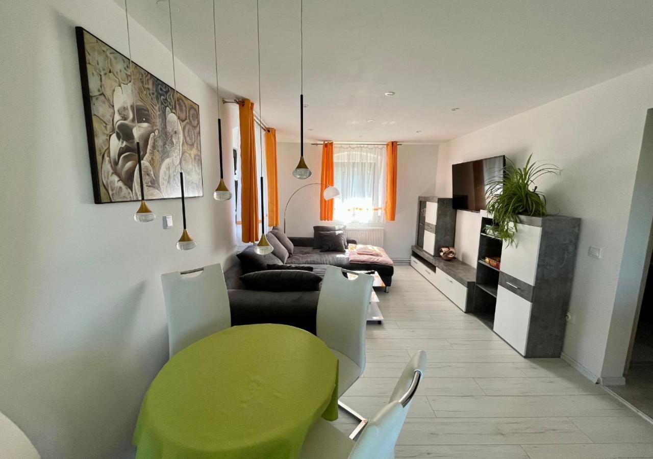 Ferien- Und Businesswohnung Relax Im Ersten Stock Sonnen Bagian luar foto