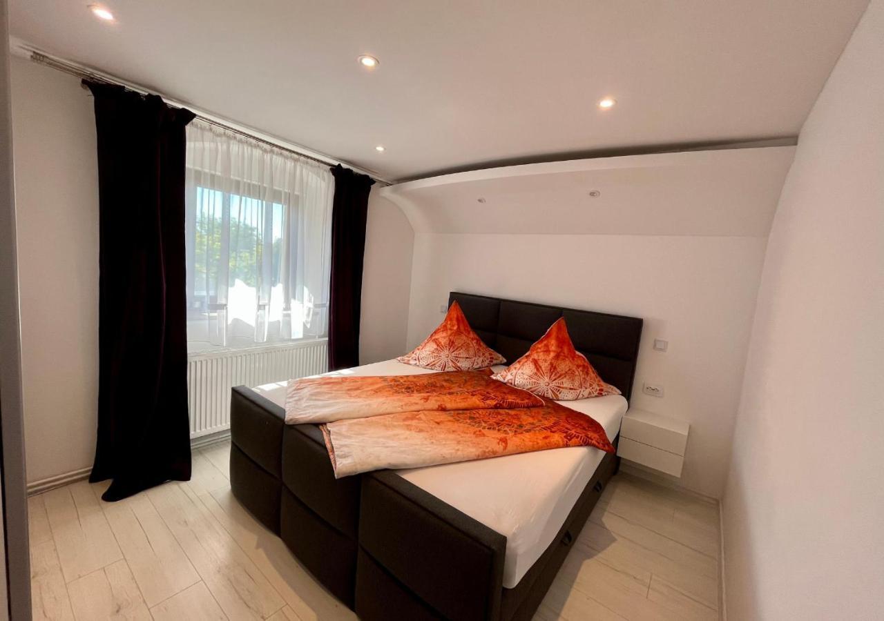 Ferien- Und Businesswohnung Relax Im Ersten Stock Sonnen Bagian luar foto