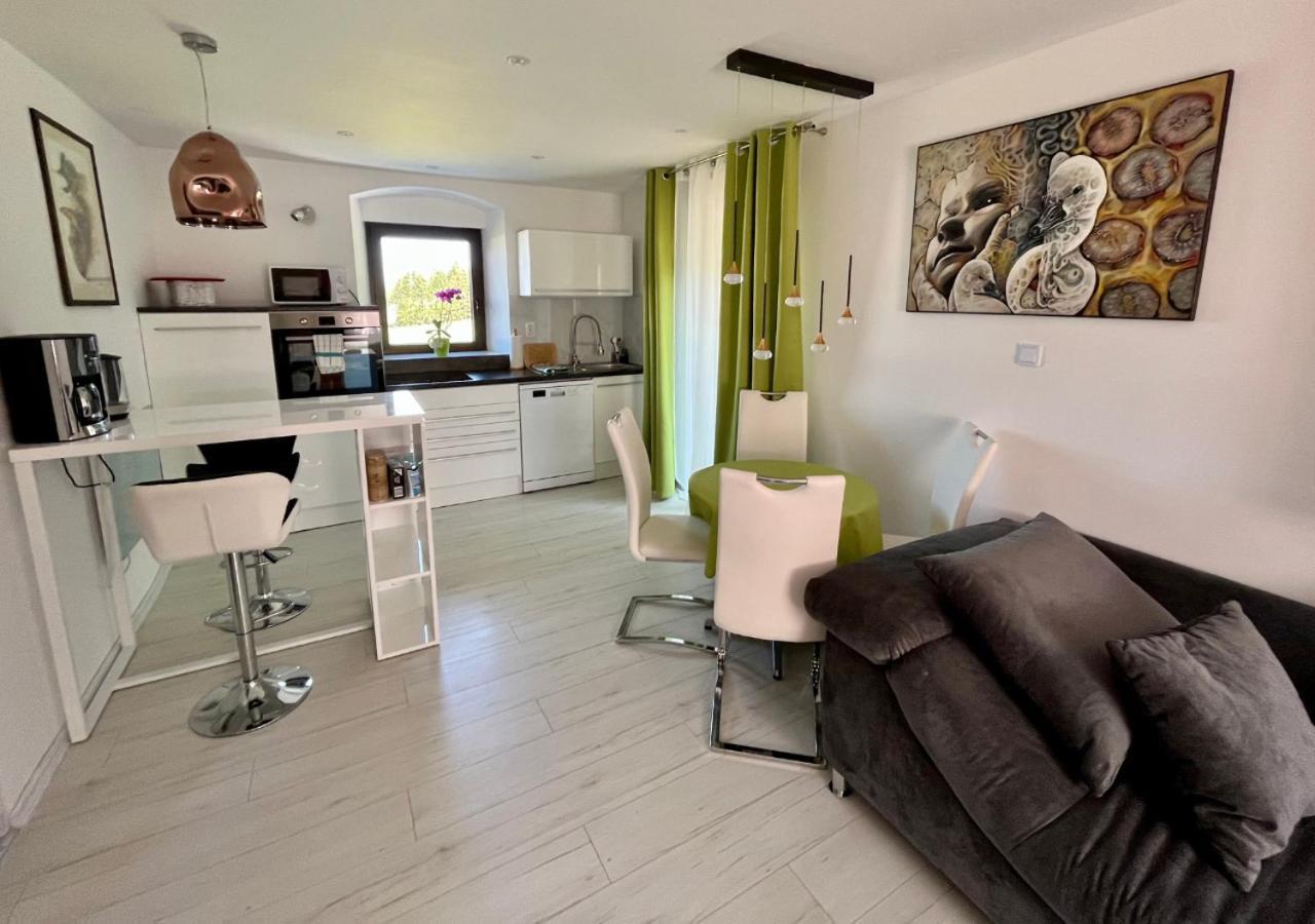Ferien- Und Businesswohnung Relax Im Ersten Stock Sonnen Bagian luar foto
