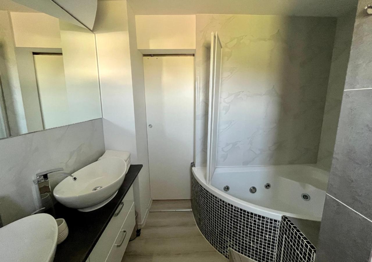 Ferien- Und Businesswohnung Relax Im Ersten Stock Sonnen Bagian luar foto